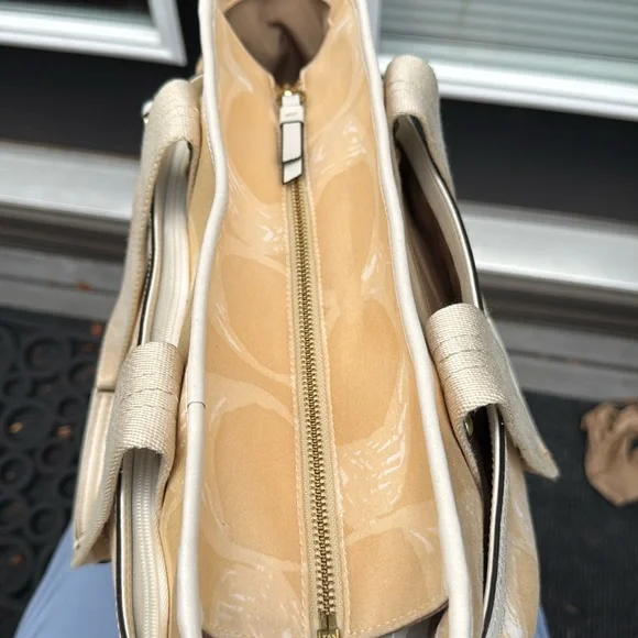 Coach Scribbles Signature C HamptonTote Bag (w/hang tag)(EUC) - Picture 9 of 16